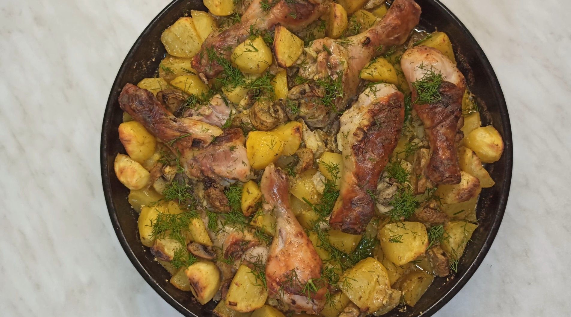 Картошка, куриная печень и грибы